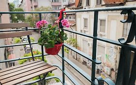 Brand New 2 Bdr Luxury Apartment In Top Centre